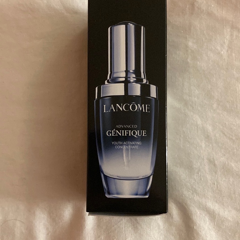 Lancóme GÉNIFIQUE Radiance Boosting Face Serum with BIFIDUS PREBIOTIC